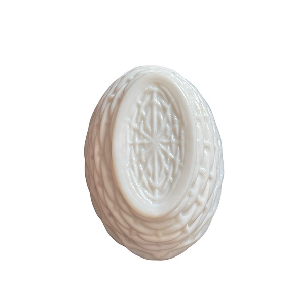 Vintage Small Westmoreland Milk Glass Hen on Nest - Picture 9 of 10